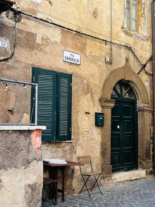 Adelaide Al Borgo. Apartment Castelnuovo Di Porto Bagian luar foto