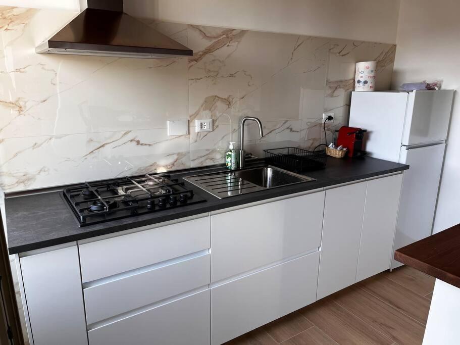 Adelaide Al Borgo. Apartment Castelnuovo Di Porto Bagian luar foto