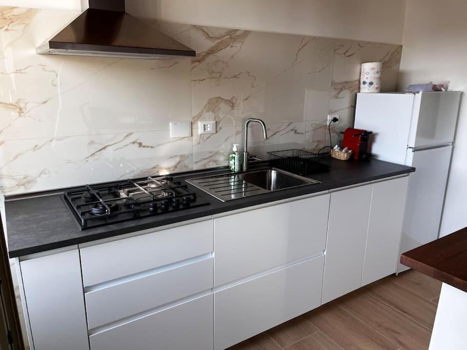 Adelaide Al Borgo. Apartment Castelnuovo Di Porto Bagian luar foto
