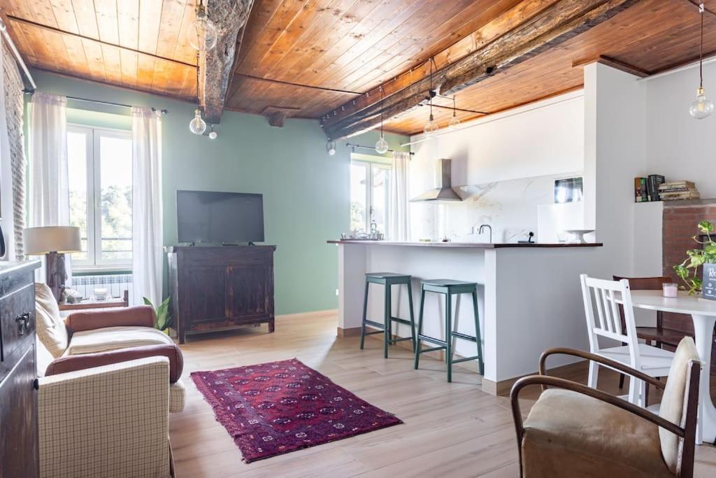 Adelaide Al Borgo. Apartment Castelnuovo Di Porto Bagian luar foto