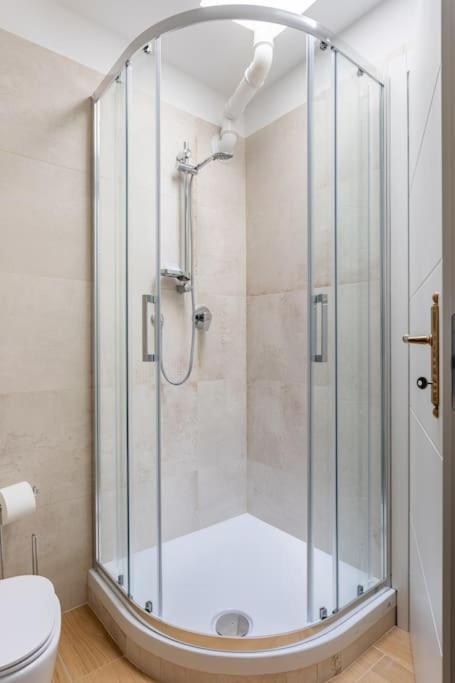 Adelaide Al Borgo. Apartment Castelnuovo Di Porto Bagian luar foto