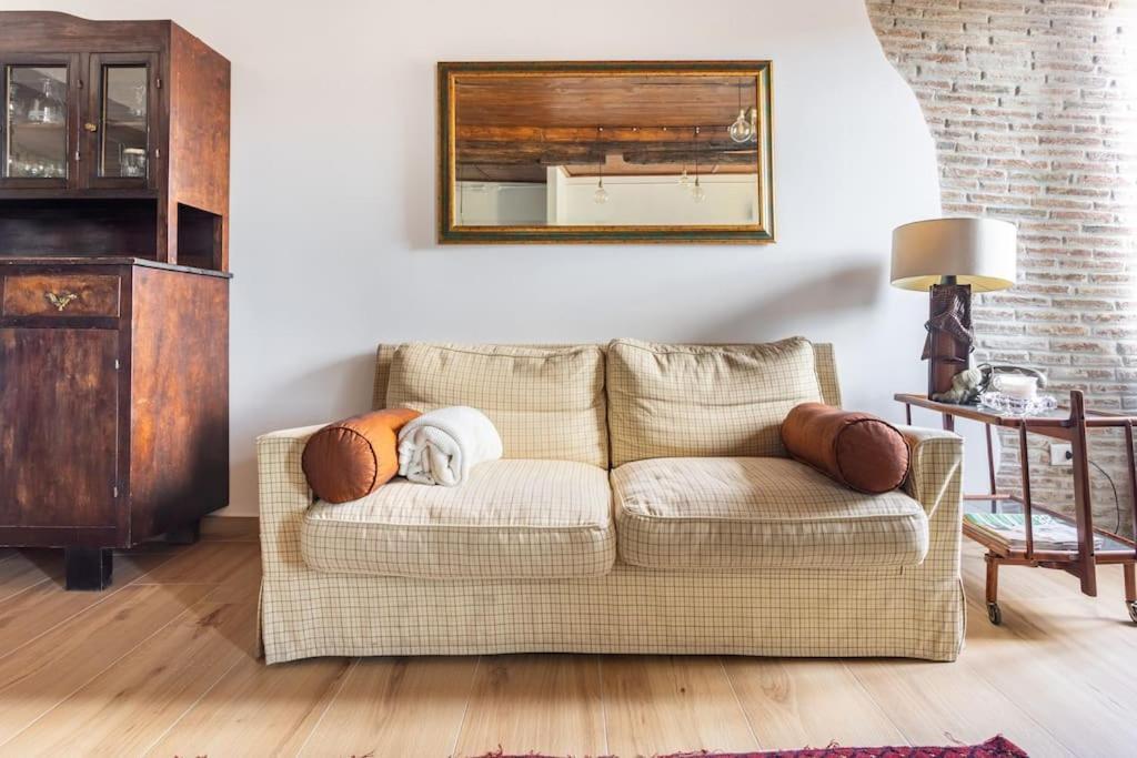 Adelaide Al Borgo. Apartment Castelnuovo Di Porto Bagian luar foto