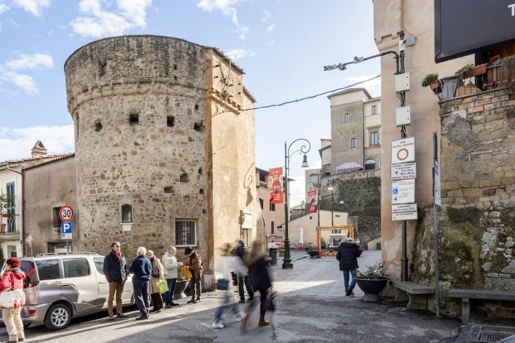 Adelaide Al Borgo. Apartment Castelnuovo Di Porto Bagian luar foto