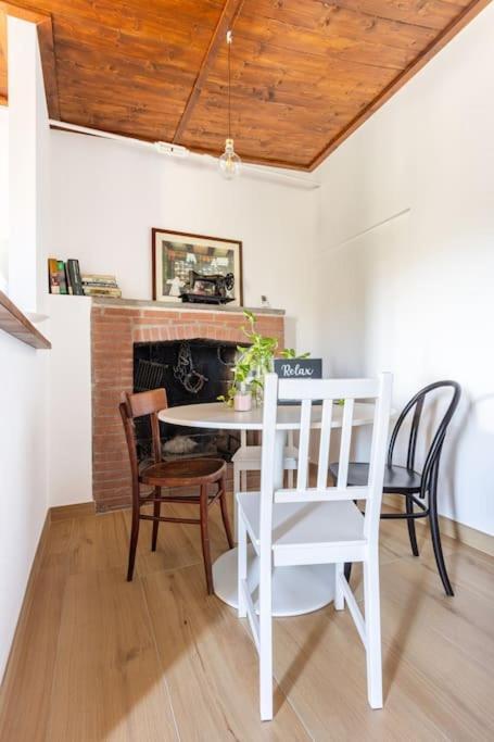 Adelaide Al Borgo. Apartment Castelnuovo Di Porto Bagian luar foto